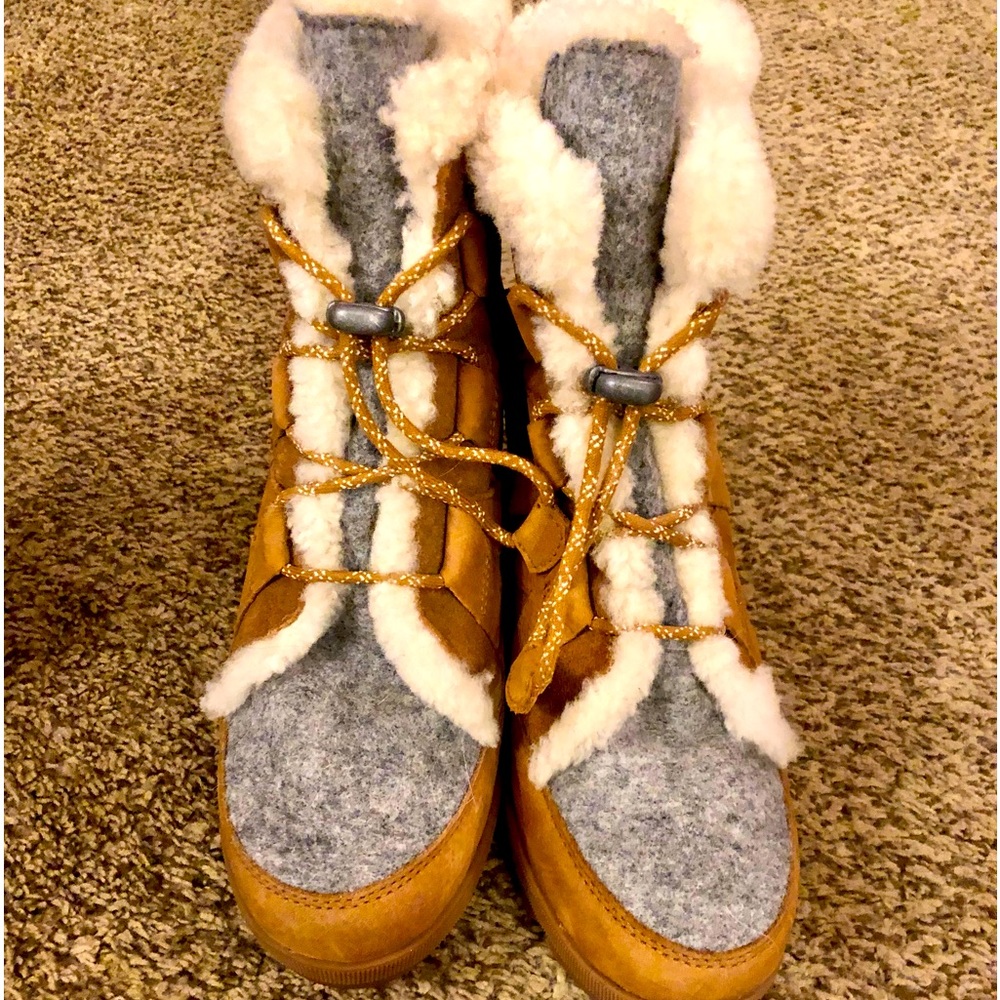 Sorel Joan Of Arctic Wedge Boots-Worn Once!